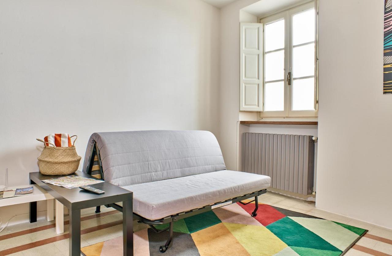 Colorato E Vivace Bilocale Apartment Лука Екстериор снимка
