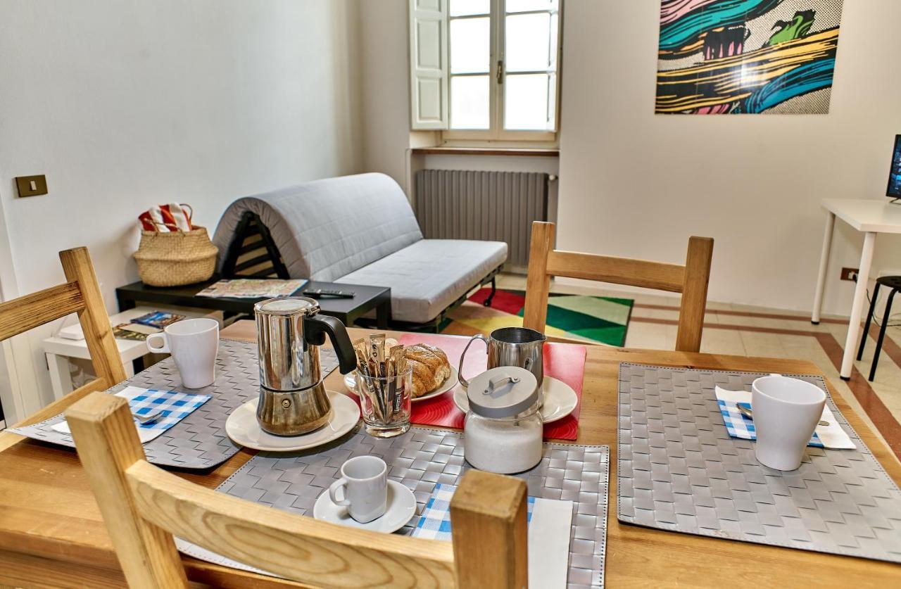 Colorato E Vivace Bilocale Apartment Лука Екстериор снимка